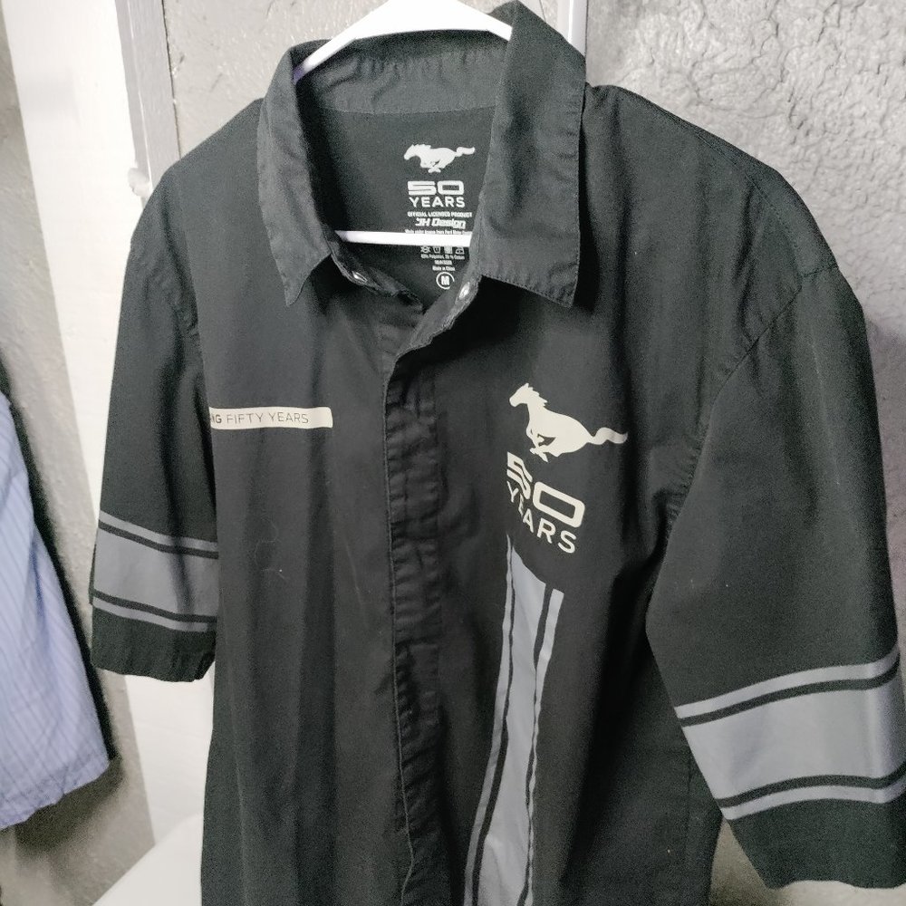 JH Design 50 Years Ford Mustang Short Sleeve Snap Buttons Shirt Men's Size M